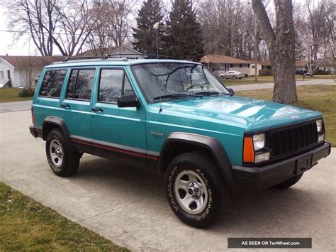 1996 Jeep Cherokee Sport Sport Utility 4 - Door 4. 0l