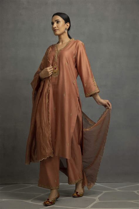 Straight Kurta With Hand Embroidery – Kahani Lush