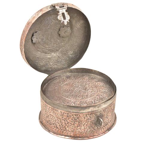 Hand Embossed Or Carved Copper Indian Pandaan With Lock Handle