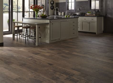 Avella Ultra 36" x 6" Golden Lake Oak Porcelain Tile | Kitchen flooring ...