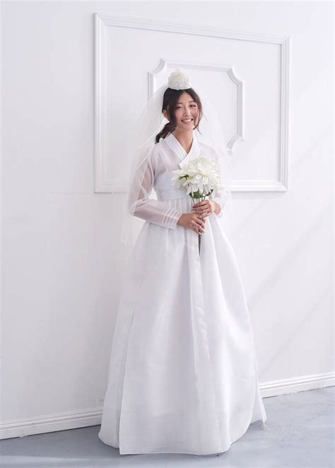 BRIDAL HANBOK – LEEHWA WEDDING & HANBOK