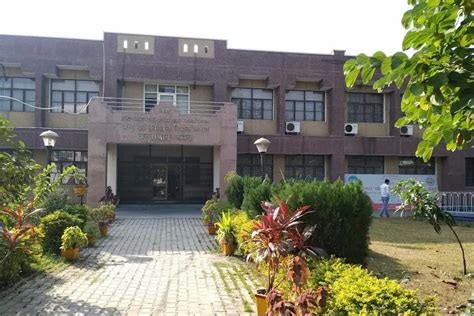 Gurukula Kangri University Haridwar Campus: Photos, Virtual Tour