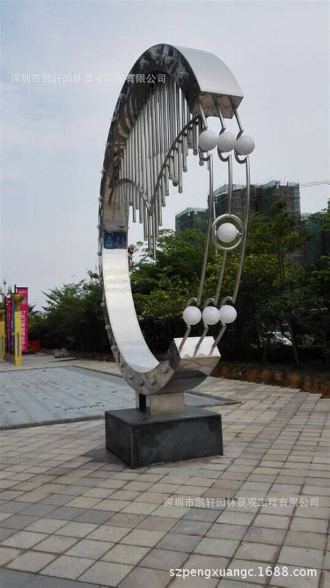 商业美陈艺术装置大型户外广场发光扑克牌玻璃钢雕塑-阿里巴巴