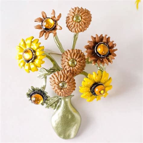 Sunflower Saree Pin Online - Premium Beauty Accessory | Nestasia