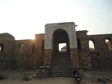 Sultan Ghari Tomb, New Delhi - Tripadvisor