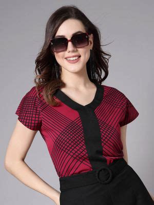 Buy Style Quotient Women Smart Contrast Top with Drop Shoulder V-Neck ...