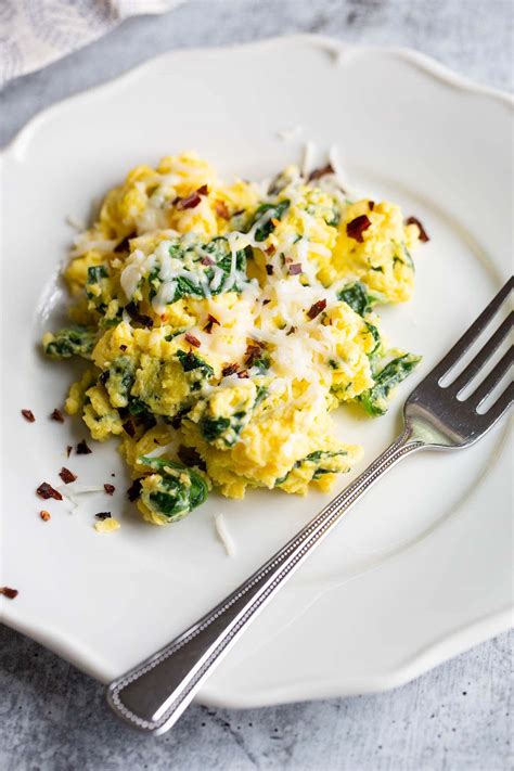 Scrambled Eggs with Spinach - Food Banjo