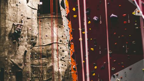 Commons Climbing Gym - Wright Brothers