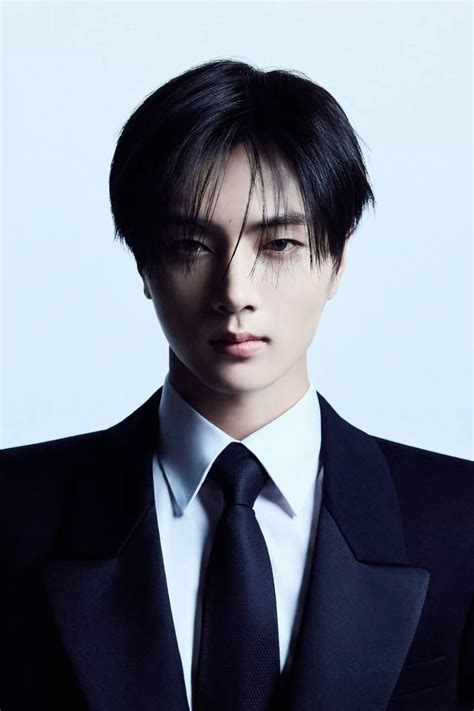 enhypen jay desire unleash weverse profile photo en 2025 | Fotos de banda, Chicos bonitos ...