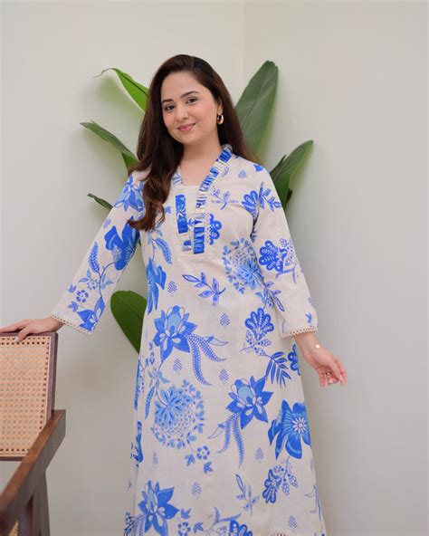 Label Madhuri Thakkar - Designer Indian Ethnic Wear for Women