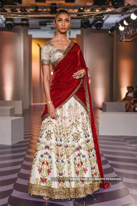 Models display JJ Valaya’s collection during the Bombay Times Fashion ...