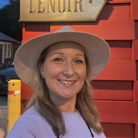 Elsa - French writing teacher - ₹4273/h