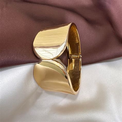 TFC Size 2.6 Oval Curve Gold Plated Bracelet Bangle