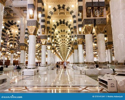The Interior Architecture of Al-Masjid an-Nabawi (Prophet S Mosque ...