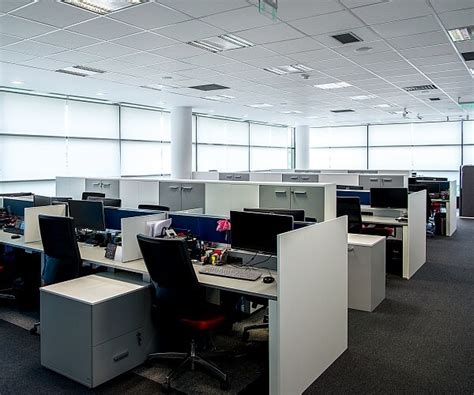 Offices Stay Empty Despite Businesses Reopening | Newsmax.com