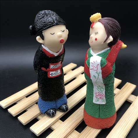 韩式烤肉店韩国人偶娃娃情侣摆件家居朝鲜族工艺品装饰品礼品礼物-阿里巴巴