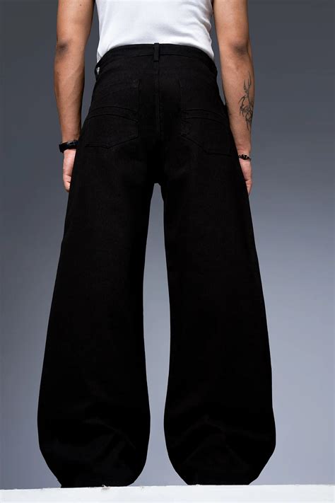 DARK MATTERS – BALREMN