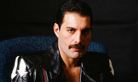 Freddie Mercury last ever photos taken on THIS day in 1991 show him ...