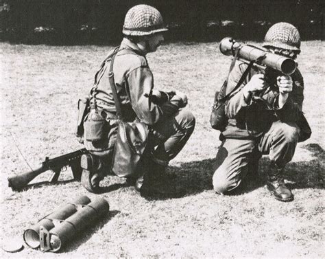 Dutch soldiers with a Carl Gustav M2, circa 1985 [4514×3599] : r ...
