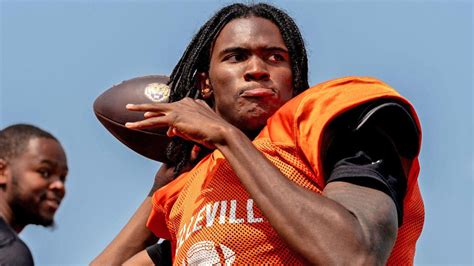 Steady Droppin Dimes - Bryce Underwood's QB coach on his staying at Michigan; UM Bball STILL no. 1