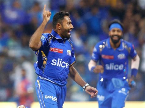 [Watch] Shreyas Gopal takes a smart catch off his own bowling in PBKS ...