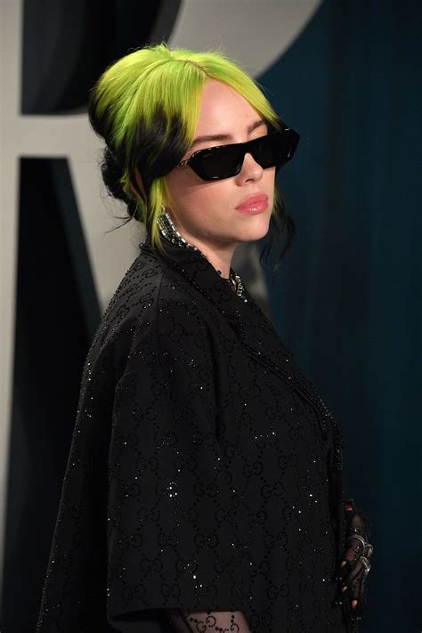 Billie Eilish New Hair Style 2021 : Billie Eilish Wig Conspiracy Theory ...