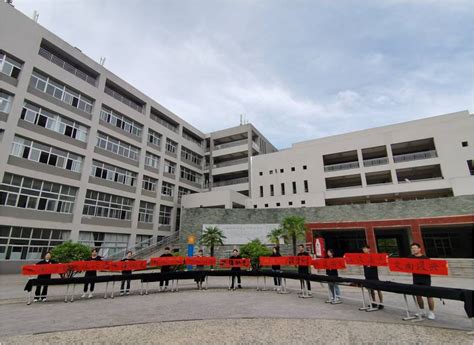 学校张开热情臂膀迎接咸宁校区2020级萌新-湖北商贸学院