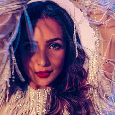 5 steps to Malaika Arora’s black liner and nude lip look | Vogue India