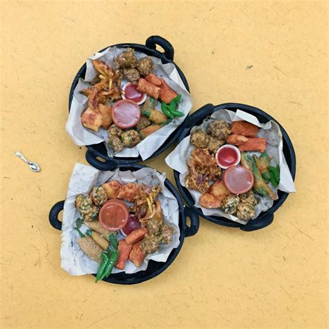 Bhajiya Platter Khulad Chai Indian Food Fridge Magnet – small IDEA