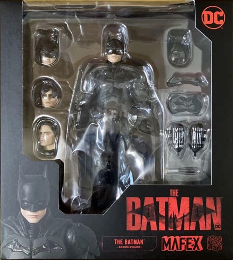 DC Mafex DC Comics The Batman (Robert Pattinson)
