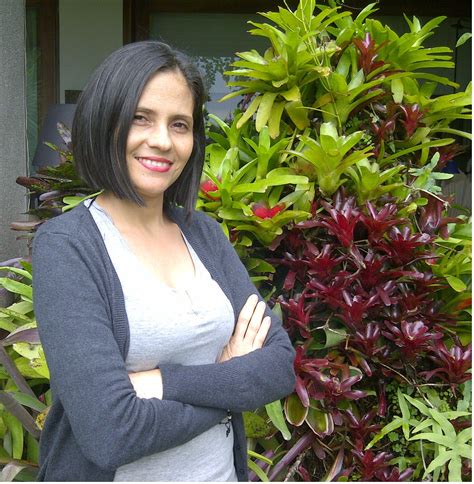 el blog de laila: Libro: "Subterránea" de Xiomara Ortega