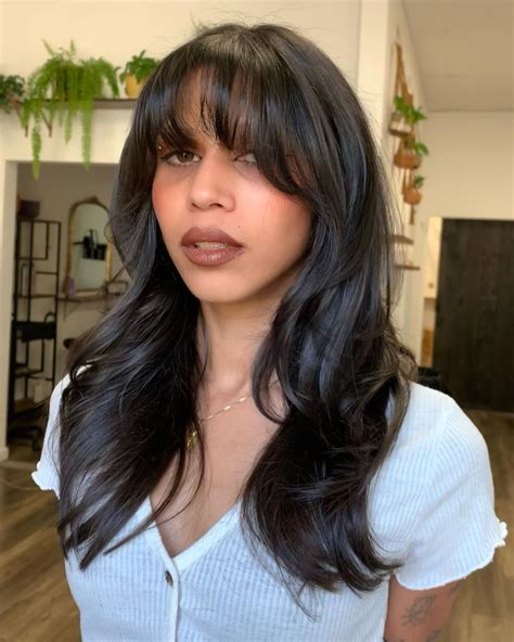 𝕽𝖄𝕰𝕹𝕹𝕰 𝕾𝕹𝕺𝖂 on Instagram: "We gave her some wispy bangs + a face frame ...