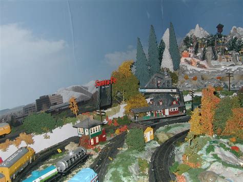 Large HO Train Layout Build 的图像结果