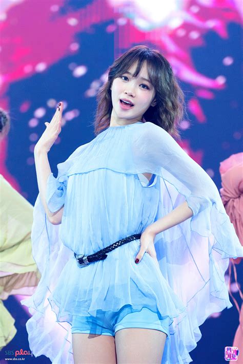 Kim Chaewon Image #444469 - Asiachan KPOP Image Board