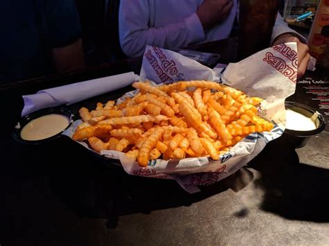 CHICKIE'S & PETE'S, Philadelphia - 1526 Packer Ave, South Philadelphia ...