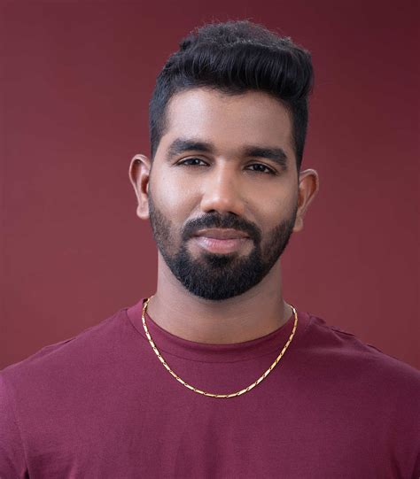 Buy Gold Link Chain with Polished Finish – P. N. Gadgil & Sons Ltd