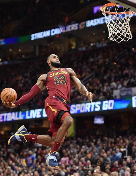 Lebron James Cavaliers Dunk 2022