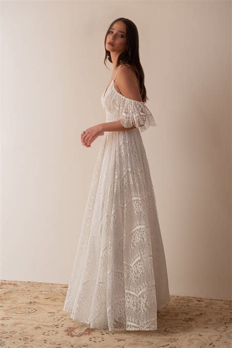 The 20 Best Boho Wedding Dresses for 2021 | Green Wedding Shoes