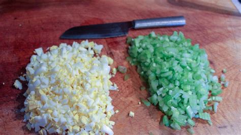 10 early signs of Parkinson’s experts say are often overlooked ...