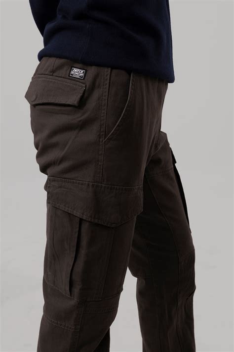 Buy Men's Ryker Brown Cargo Pant Online | SNITCH
