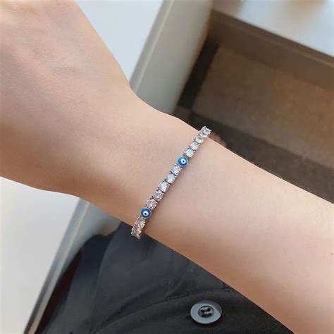 Protector's Gleam Silver Evil Eye Bracelet For Women – The Silver Essence