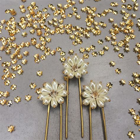 Pearl Flower Pins - Set of 3, Elegant pearl pins, minimal pearl pins ...