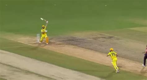 MS Dhoni faces criticism for treating Daryl Mitchell like a tailender ...
