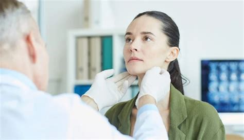 8 Home Remedies To Treat Strep Throat Infection Quickly - lifeberrys.com