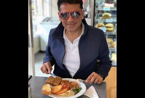 Khan Chacha owner Navneet Kalra arrested in oxygen black marketing case ...