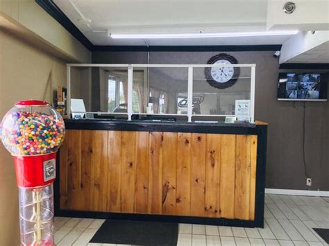 BEAR CREEK INN (Gatlinburg) - Inn Reviews, Photos, Rate Comparison ...