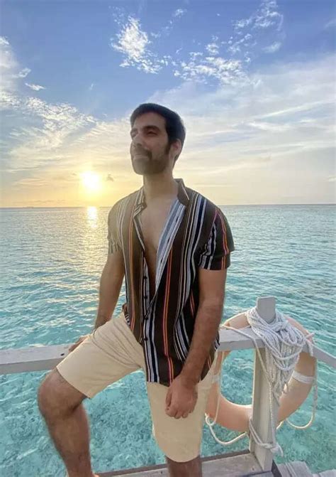 Balika Vadhu fame Avika Gor slays in swimwear as she holidays with beau ...