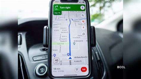 How does Google map detect traffic?