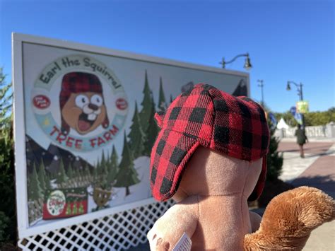 Who is Earl the Squirrel? Universal Orlando’s Holiday Mascot – Orlando ...