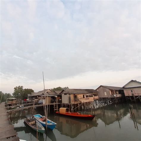 REDDOORZ PLUS @ HOTEL SURYA BATULICIN - Hotel Reviews & Photos ...